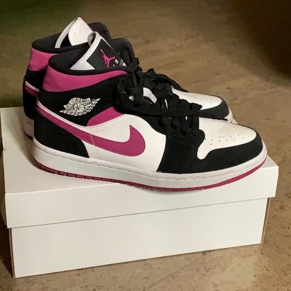 Women’s Jordan 1 Mid Black and Pink - Picture 1 of 4